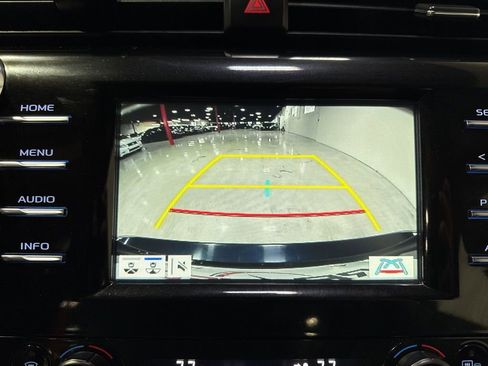 Used 2018 Toyota Camry XLE image 18