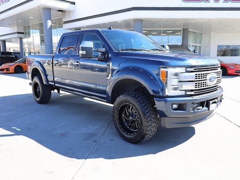 Used 2019 Ford F350 Platinum w/ Platinum Ultimate Package image 8