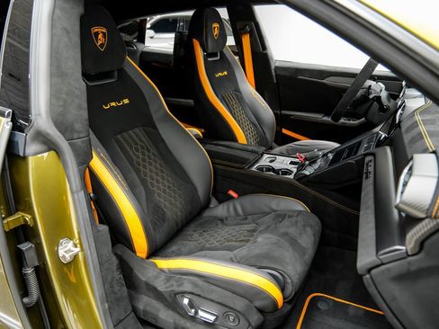 Used 2023 Lamborghini Urus Performante AWD/4WD image 42