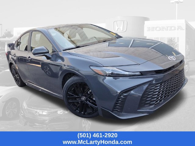 Used 2025 Toyota Camry SE FWD image 6