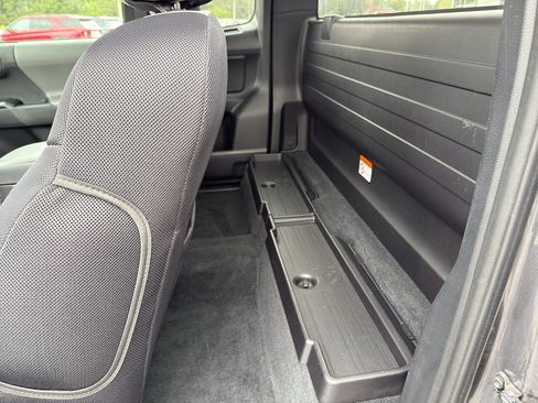 Used 2022 Toyota Tacoma SR RWD image 28