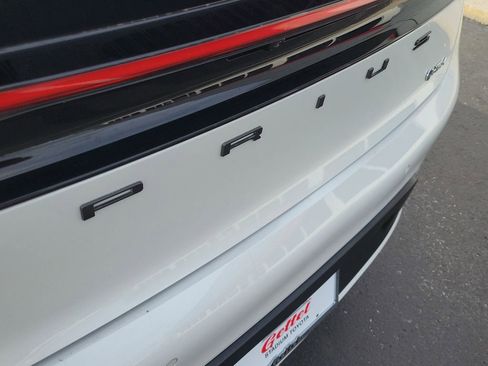 Used 2023 Toyota Prius LE image 5