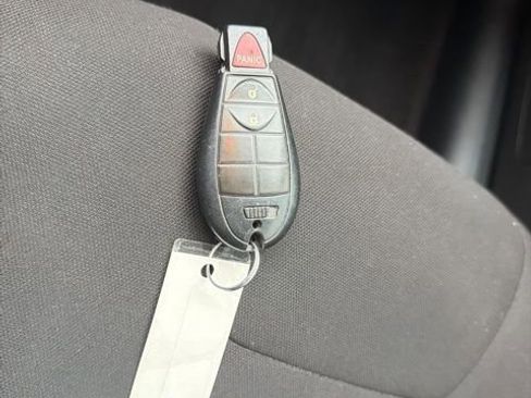 Used 2019 Jeep Cherokee Latitude w/ Popular Appearance Group image 32