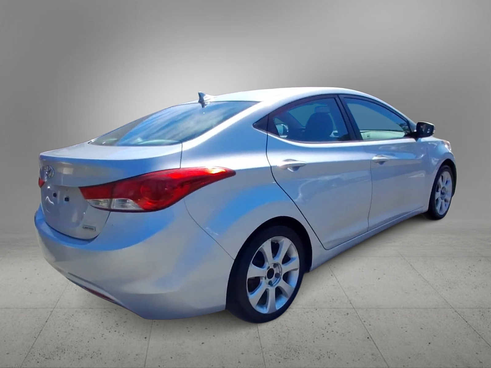 Used 2012 Hyundai Elantra Limited FWD image 8