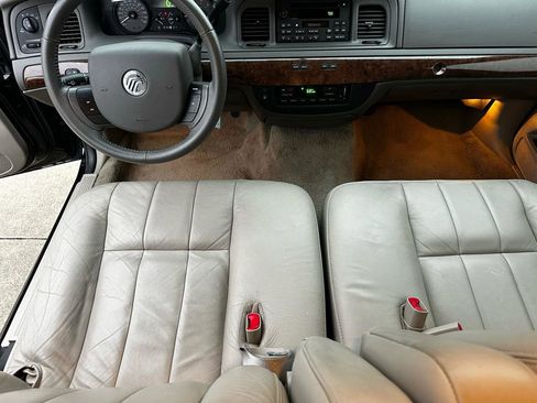 Used 2009 Mercury Grand Marquis LS image 30