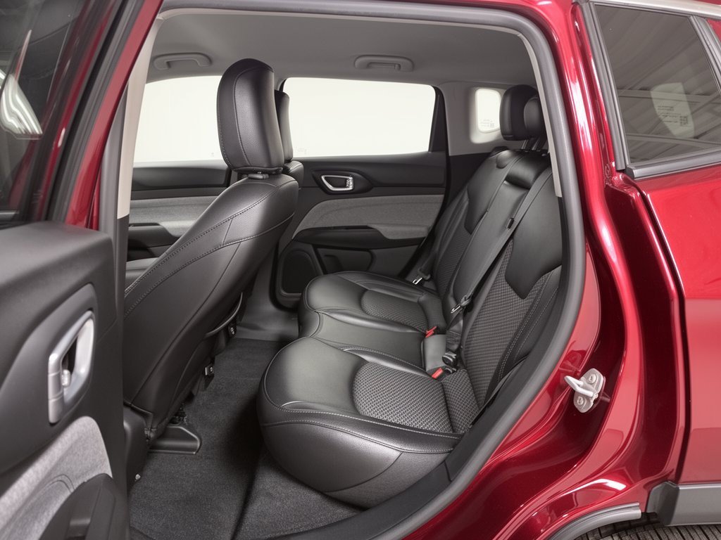 Used 2022 Jeep Compass Latitude FWD image 25