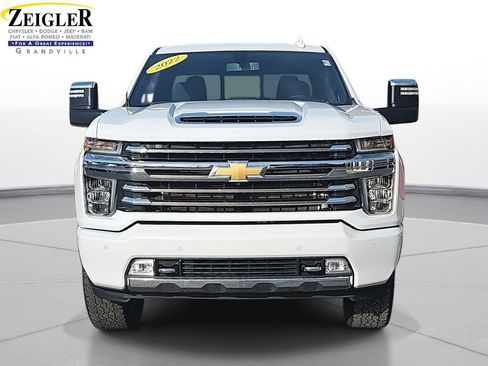 Used 2022 Chevrolet Silverado 2500 High Country image 2