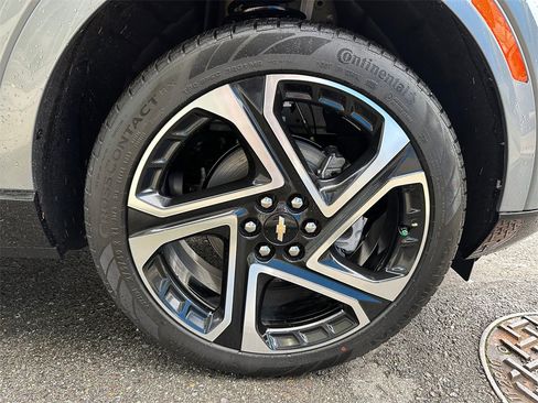 New 2026 Chevrolet Equinox EV LT image 9