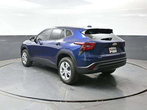 Used 2024 Chevrolet Trax LS FWD image 10
