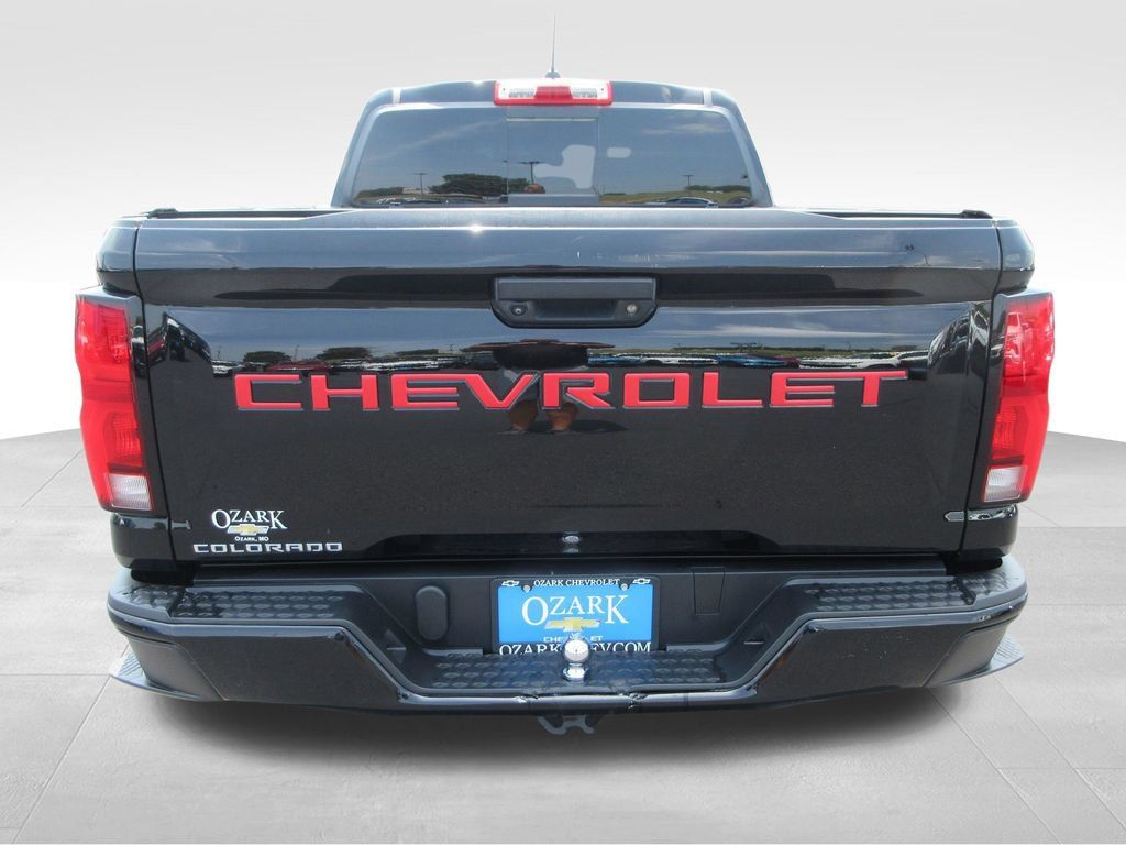 Used 2023 Chevrolet Colorado Z71 w/ Z71 Convenience Package 2 AWD/4WD image 4