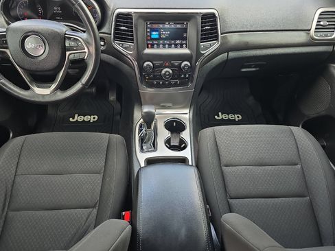 Used 2018 Jeep Grand Cherokee Laredo AWD/4WD image 13