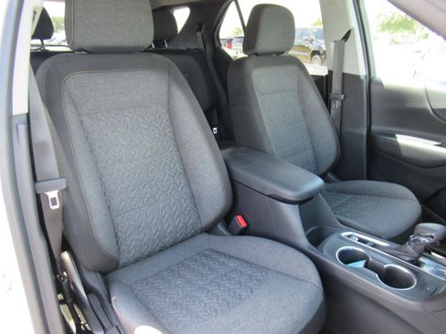 Certified 2023 Chevrolet Equinox LT FWD image 9