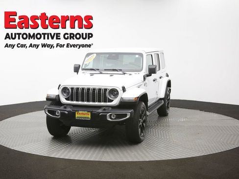 Used 2025 Jeep Wrangler Unlimited Sahara AWD/4WD image 54