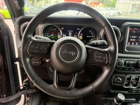 Used 2023 Jeep Wrangler Unlimited w/ Cold Weather Group AWD/4WD image 31