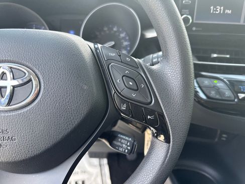 Used 2020 Toyota C-HR LE image 16