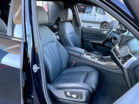 Used 2023 BMW X7 M60i w/ Executive Package image 8