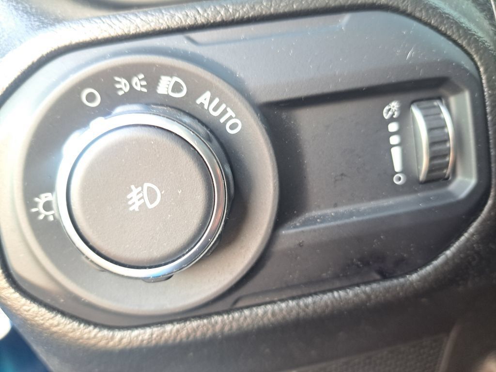Used 2023 Jeep Wrangler Unlimited Sport AWD/4WD image 19