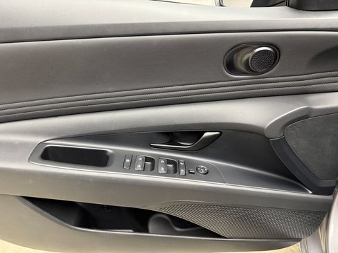 Used 2025 Hyundai Elantra Sport FWD image 10