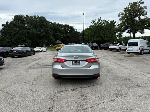 Used 2018 Toyota Camry LE FWD image 6