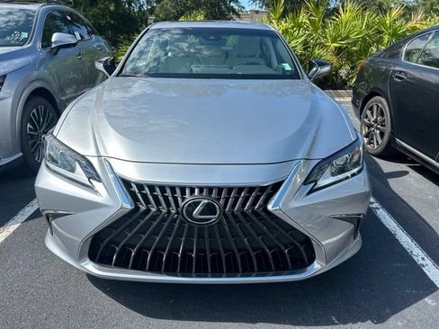 Used 2025 Lexus ES 350 w/ Premium Package FWD image 2