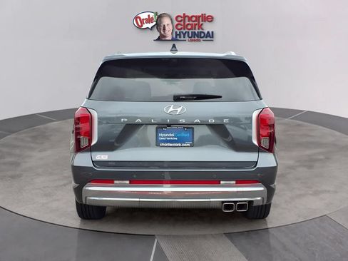 Used 2024 Hyundai Palisade Calligraphy FWD image 4