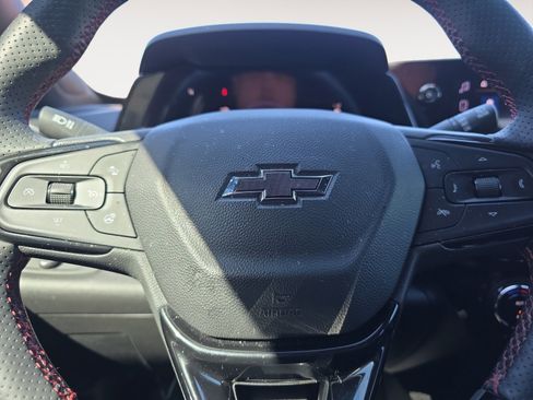 Used 2025 Chevrolet Trax RS w/ Driver Confidence Package image 11