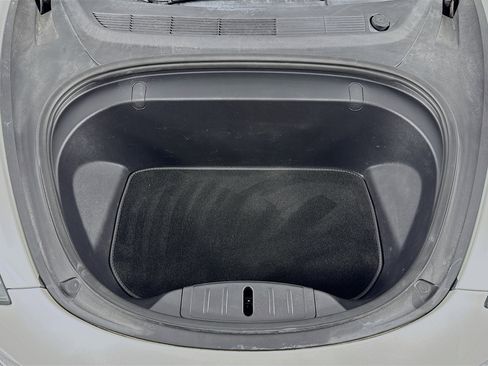 Used 2019 Tesla Model 3 Standard Range image 30