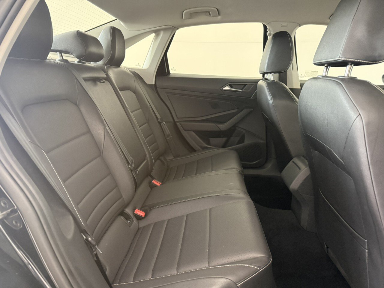 Used 2024 Volkswagen Jetta SE FWD image 13