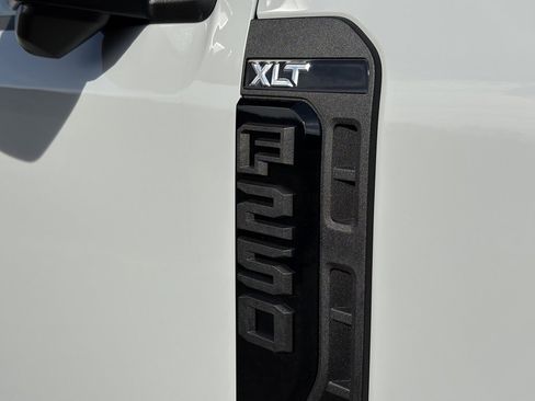 New 2026 Ford F250 XLT w/ XLT Premium Package image 10