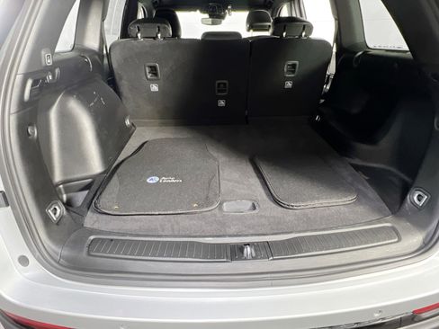 Used 2023 Jeep Grand Cherokee Altitude AWD/4WD image 25