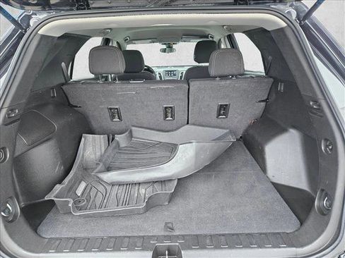 Used 2022 Chevrolet Equinox LS w/ LS Convenience Package FWD image 6