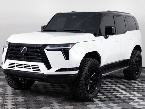 Used 2025 Lexus GX 550 w/ Accessory Package (2T) AWD/4WD image 2