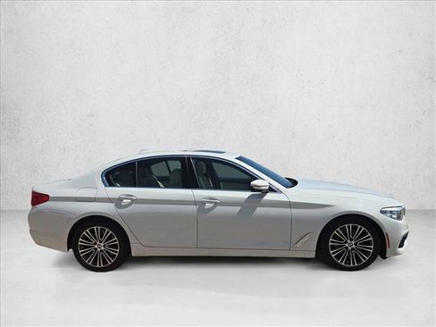 Used 2018 BMW 530i RWD image 4