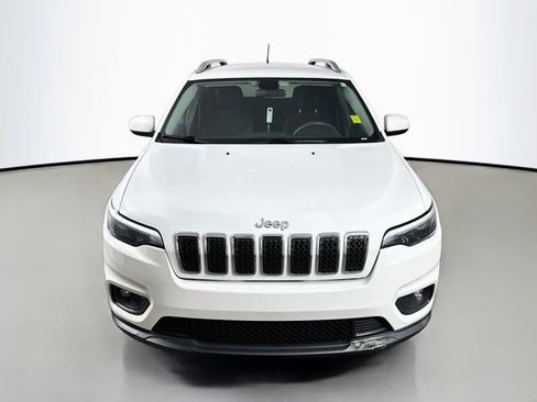 Used 2019 Jeep Cherokee Latitude w/ Popular Appearance Group FWD image 2