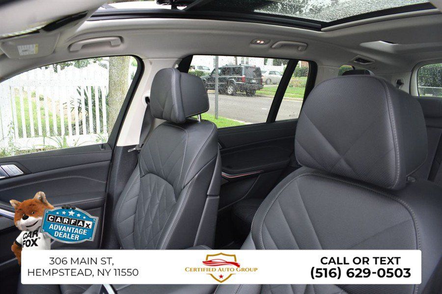 Used 2026 BMW X7 xDrive40i AWD/4WD image 9