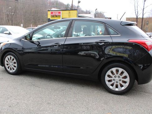 Used 2017 Hyundai Elantra GT FWD image 11