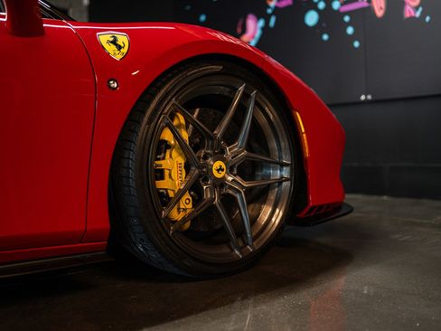 Used 2021 Ferrari F8 Tributo RWD image 14