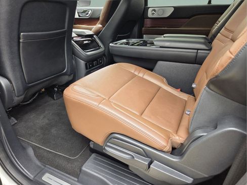 Used 2024 Lincoln Navigator L Reserve AWD/4WD image 18