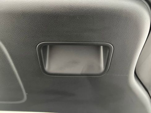 Used 2025 Hyundai Venue SEL FWD image 34