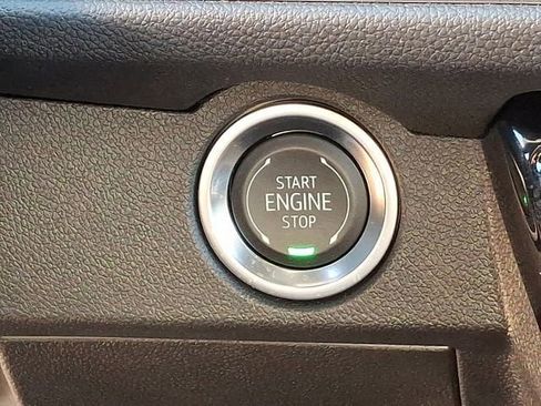 Used 2025 Chevrolet Traverse LT image 33