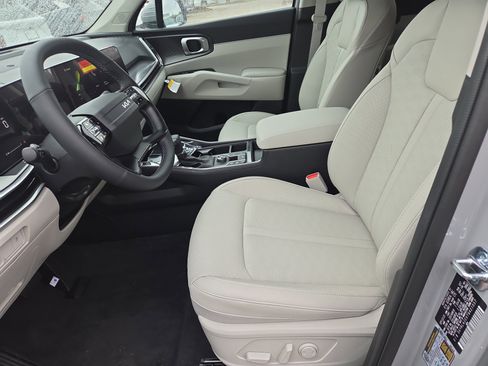 New 2026 Kia Sorento S w/ S Panoramic Sunroof Package image 4