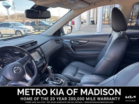 Used 2018 Nissan Rogue SL w/ Premium Package AWD/4WD image 14