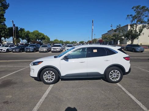 Used 2022 Ford Escape SE FWD image 4