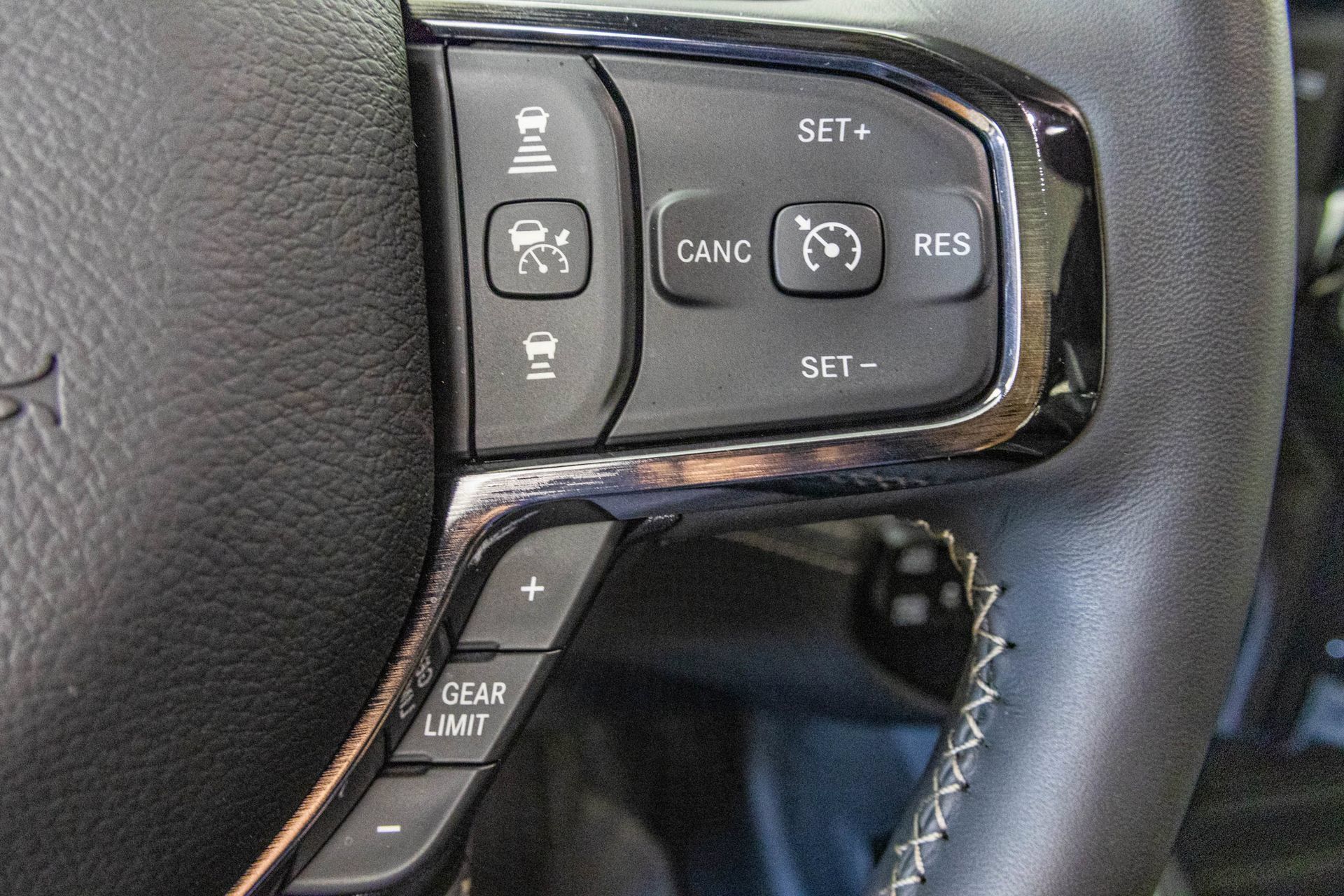 Used 2024 RAM 3500 Limited AWD/4WD image 38