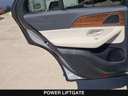 Used 2024 Mercedes-Benz GLE 350 4MATIC image 18