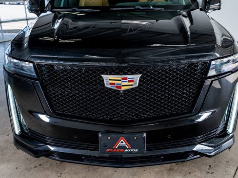 Used 2021 Cadillac Escalade Sport w/ Driver Assist Tech Package image 15