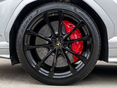 Used 2020 Lamborghini Urus image 11