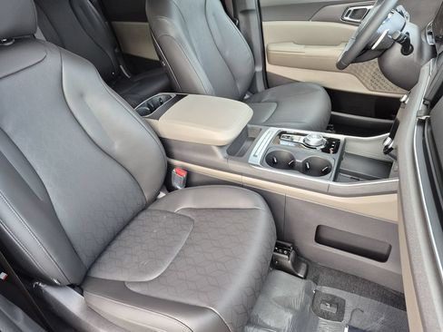 New 2026 Kia Carnival EX FWD image 15