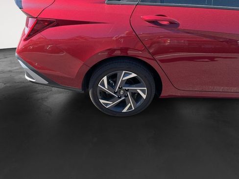 New 2025 Hyundai Elantra SEL FWD image 11