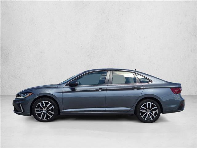 Used 2025 Volkswagen Jetta SE FWD image 9